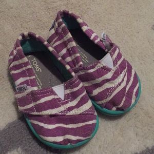 Tiny toms size 4
